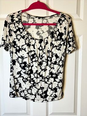 The Limited Short Sleeve Top